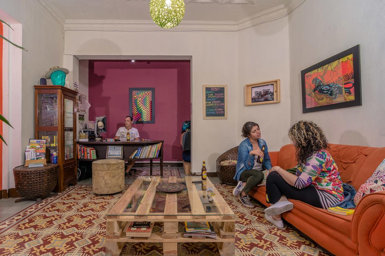 Raiz Hostel 메딜린 외부 사진